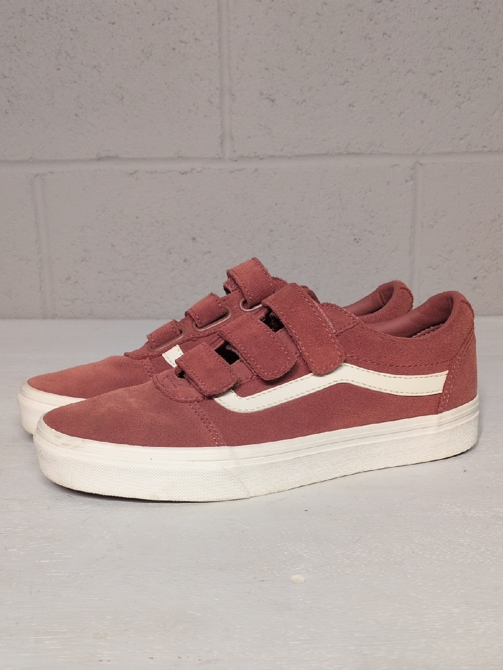 Women's Vans Old Skool V Shoe, Suede, Easy-On Velcro, Size 7.5